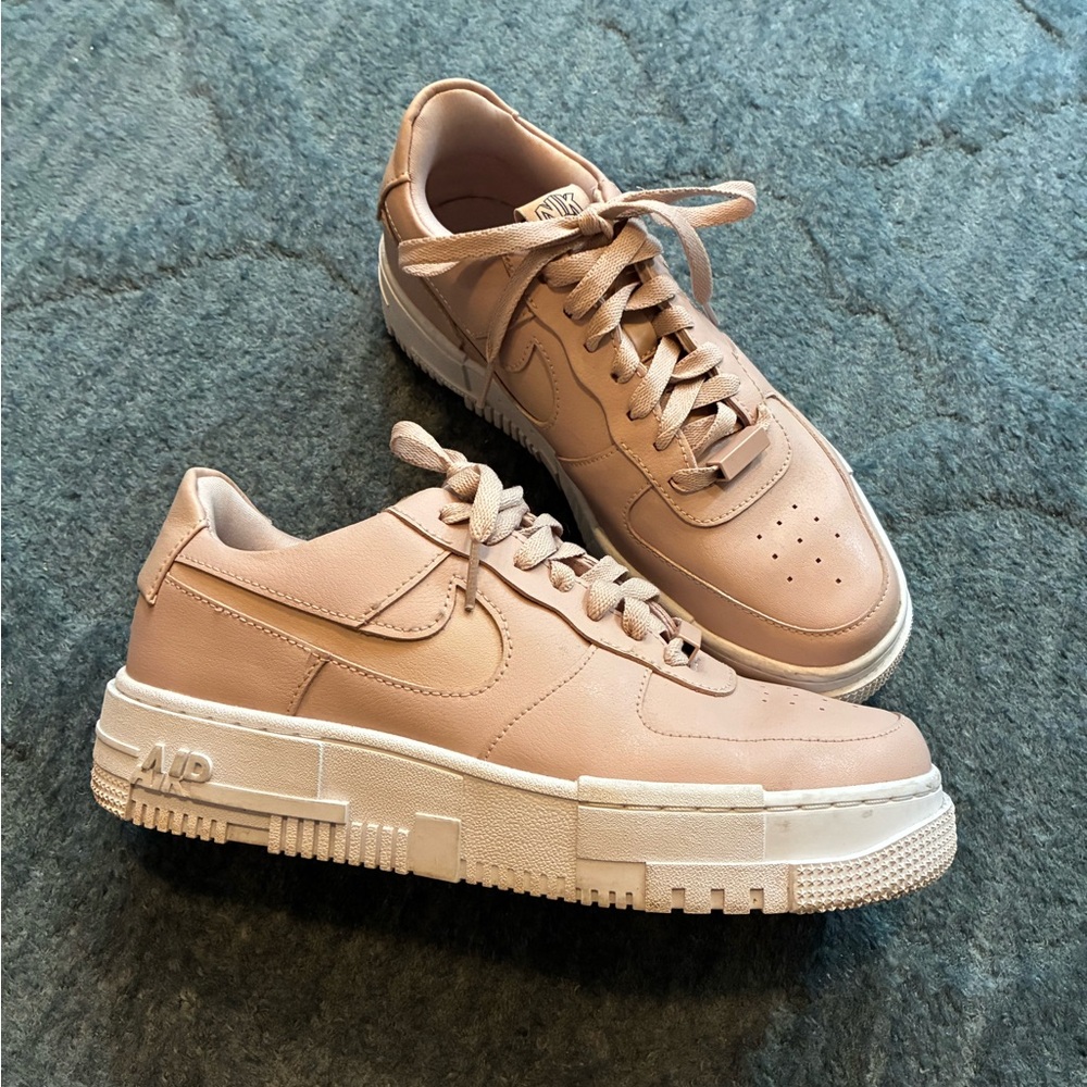 Nike Women’s Air Force 1. Size 9